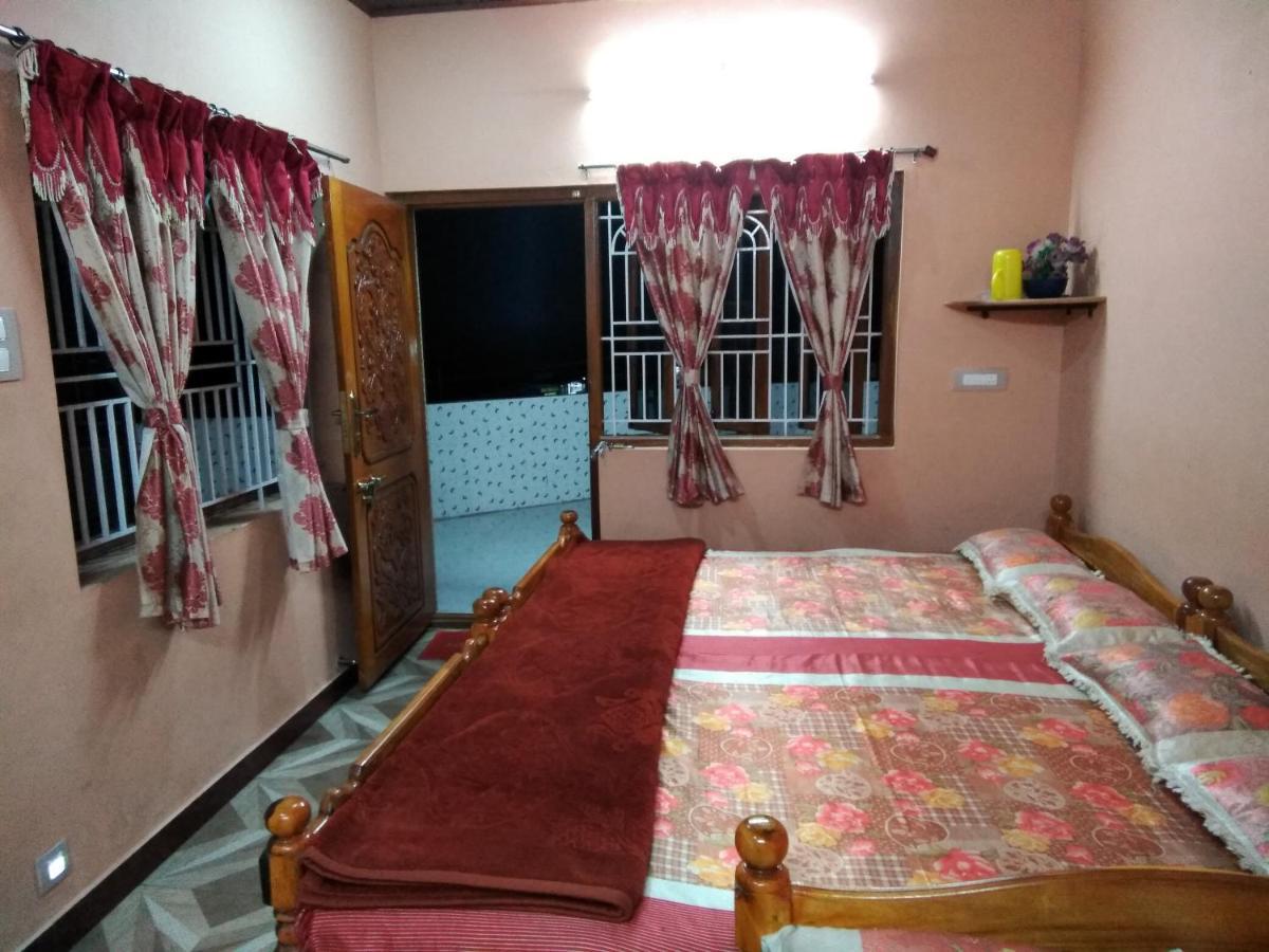 Maniis Homestay Валпарай Экстерьер фото