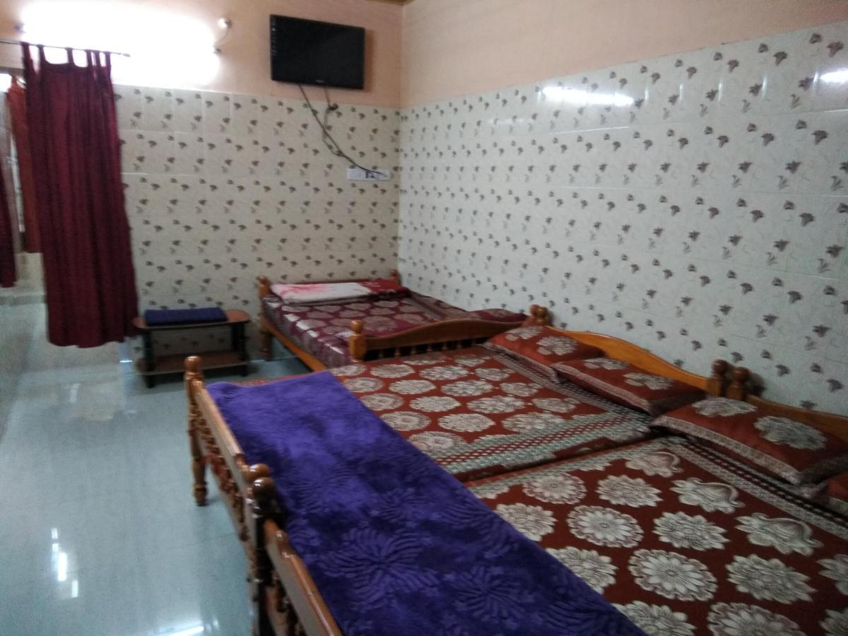 Maniis Homestay Валпарай Экстерьер фото